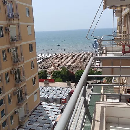 Beni Te Pallati Blumare Appartamento Shëngjin